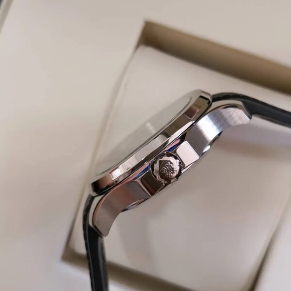 Patek Philippe Nautilus - PAT105539 - Image 3