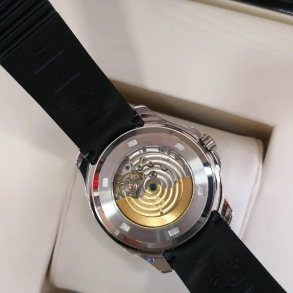 Patek Philippe Nautilus - PAT105539 - Image 4
